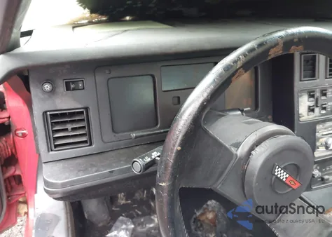 1984 Chevrolet Corvette z USA, uszkodzony, nr VIN 1G1AY0785E5147037